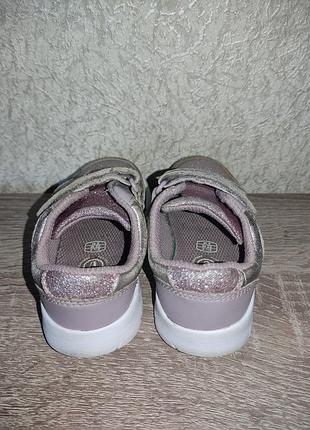 Clarks, кроссовки для девочки 22р. 3