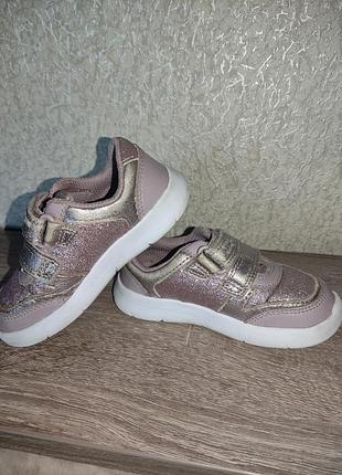 Clarks, кроссовки для девочки 22р. 4