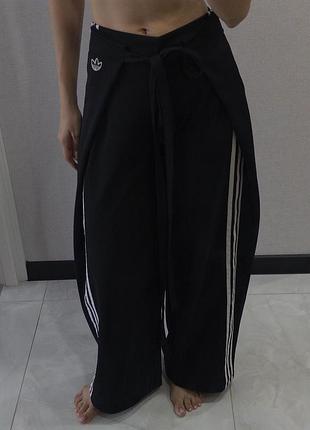 Adidas original жіночі штани хс