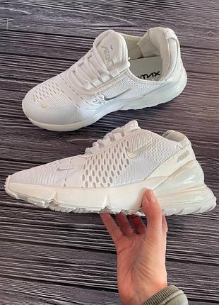 Nike   кроссовки с нюансом