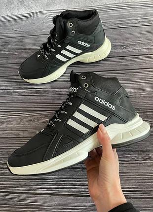 Ботинки adidas с нюансом
