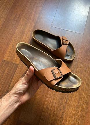 Birkenstock жіночі сандалі взуття шльопанці оригінал б у