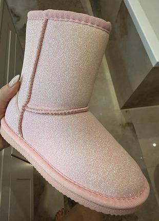 Уггі на дівчинку 4