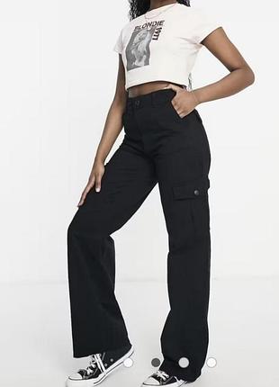 Джинсы pull &amp; bear high waisted wide leg cargo pants in black р.31-32 состояние новых