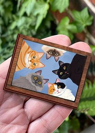 Магнит коты, забавные коты, маленькая картина с котами, сувенир, подарок из дерева, кукольный домик, миниатюра