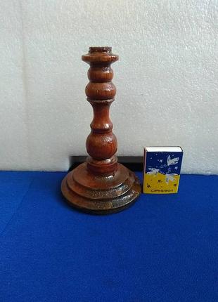 Подсвечник.