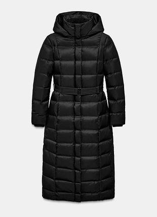 Черный водонепроницаемый и ветрозащитный пуховик (70% пух, 30% перо) от zara