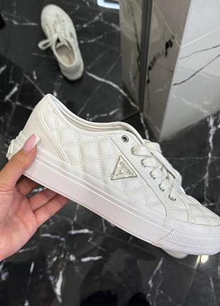 Кеди від guess в ідеальному стані