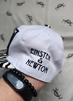 Бейсболка einstein & newton 2