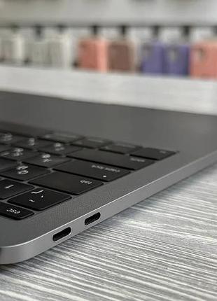 Ноутбук macbook pro 13 space gray 2017 / 13.3" (2560x1600) ips / intel core i5-7360u (2 (4) ядер по 2.3 - 3.6 ghz) / 8 gb ddr3 / 4
