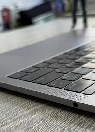 Ноутбук macbook pro 13 space gray 2017 / 13.3" (2560x1600) ips / intel core i5-7360u (2 (4) ядер по 2.3 - 3.6 ghz) / 8 gb ddr3 / 5