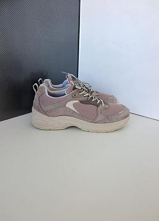 Женские кроссовки geox