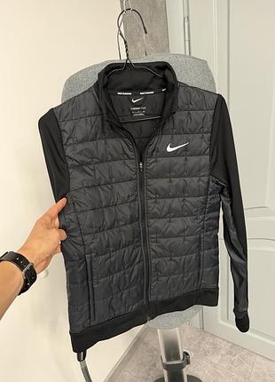 Курточка nike dri-fit 8