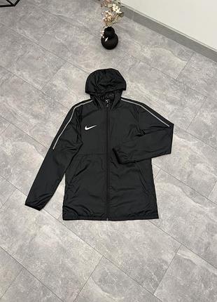 Вітровка nike