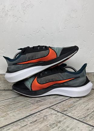 Nike zoom gravity 5