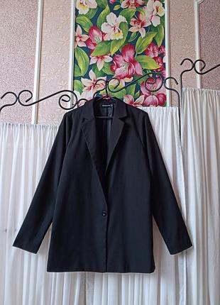 Стильний чорний оверсайз піджак prettylittlething.