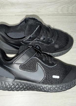 Легкі кросівки nike revolutıon 5 , оригінал, р-р 29,5, устілка 18,5 см