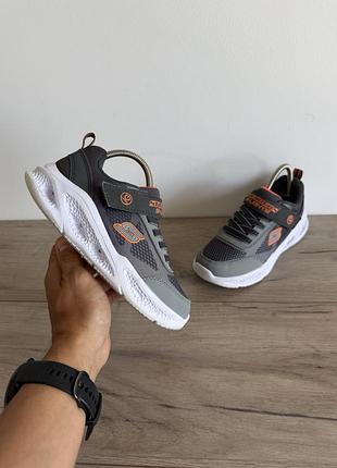 Кросівки з підсвіткою дитячі skechers оригінал