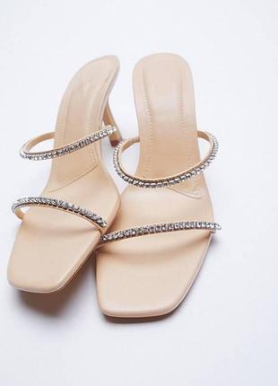 Zara зара босоніжки мюлі взуття бежеве стрази туфлі сандалі підбори