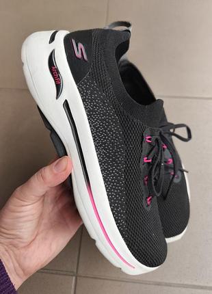Легкие кроссовки skechers