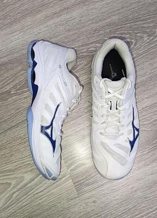 Профессиональные волейбольные кроссовки mizuno wave voltage 2