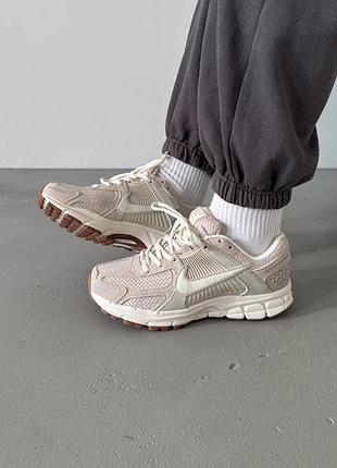 😍 жіночі кросівки nike zoom vomero beige