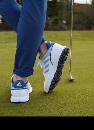 Кросівки adidas. чоловічі кросівки. взуття для чоловіків. білі кросівки. спортивне взуття.