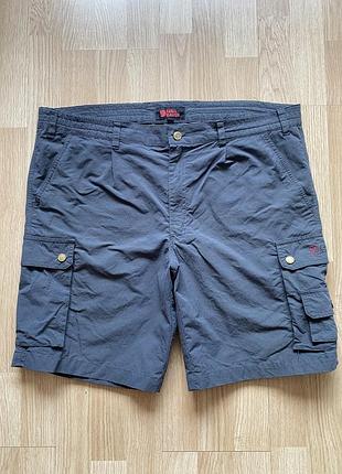 Чоловічі туристичні темно-сірі шорти fjallraven