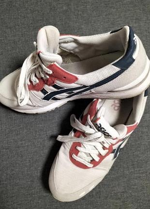 Комфортні кросівки asics унісекс 41. по устілці 27