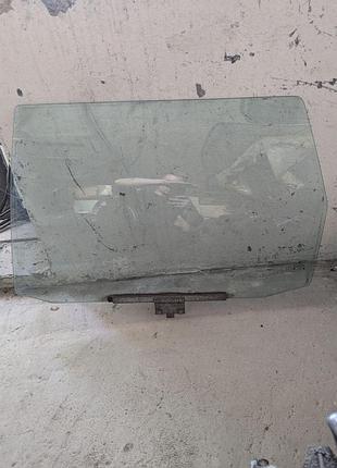 Скло задніх лівих дверей vw passat b3 / b4 (універсал) 88-97