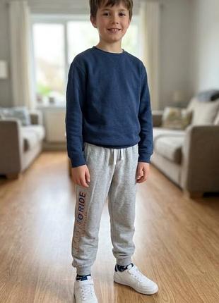 Спортивные штаны на мальчика 9-10 лет