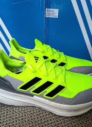 Топові бігові кросівки adidas ultraboost 5 id8819