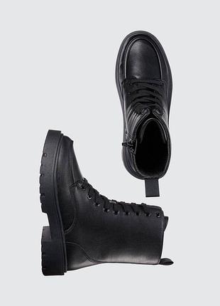 Черевики uniqlo на шнурівці