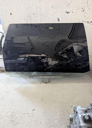 Скло задніх правих дверей vw passat b3 / b4 (седан) 88-97