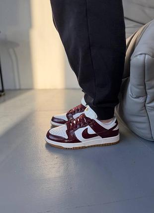 Nike dunk low lx dark team red croc 3