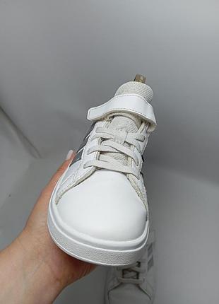 Кроссовки adidas, белые для девочки 3