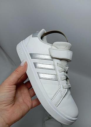 Кроссовки adidas, белые для девочки 2