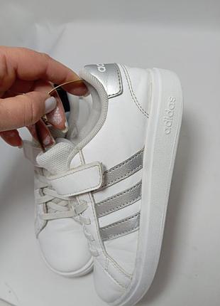 Кроссовки adidas, белые для девочки 6