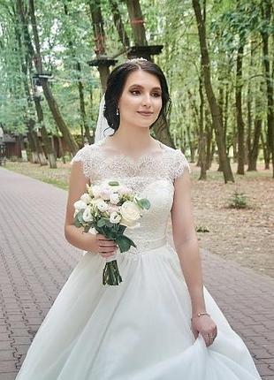 Весільна сукня жіноча pentelei біла з ручною вишивкою
