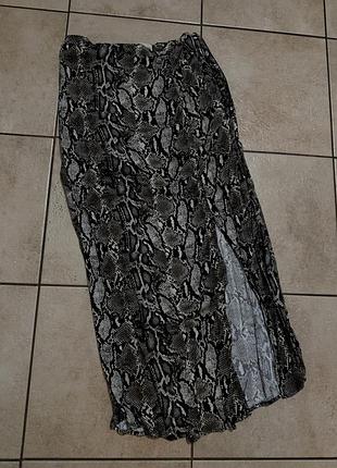 Дуже ефективна спідниця pull&bear