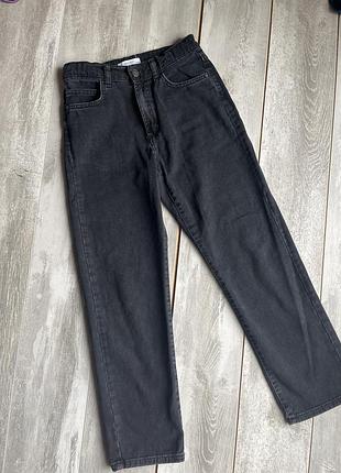 Чорні базові джинси