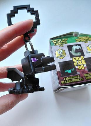 Оригинальный коллекционный брелок-подвеску (backpack hanger) с изображением эндер-дракона (ender dragon) из игры minecraft
