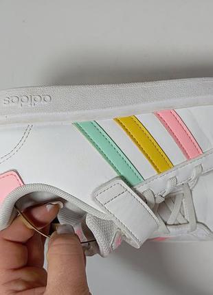Кроссовки adidas, белые для девочки 6