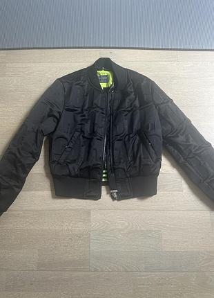 Куртка guess. , бомбер, укорочений крій (кроп), на блискавці 6