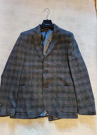 Мужской приталенный пиджак в клетку, размер м (slim fit)