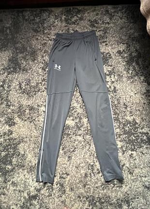 Продаю спортивні штани under armour
