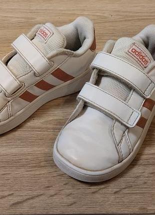 Кросівки для дівчинки adidas