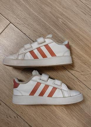 Кросівки для дівчинки adidas 3