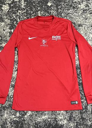 Продаю спортивну кофту nike