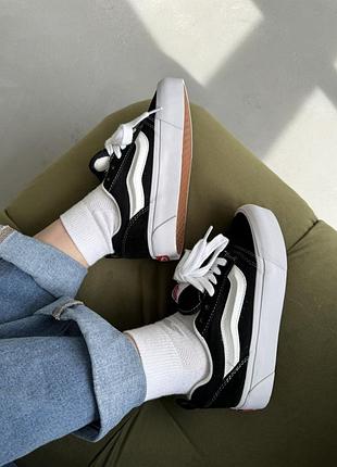 Кеди жіночі vans knu skool platform black/white 4